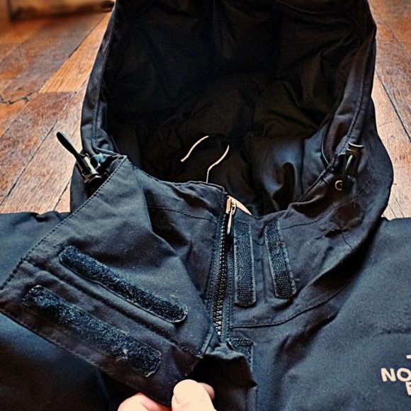 The North Face Women's Hyvent Goose Down Hooded Parka Coat Jacket in Black - Picture 6 of 16